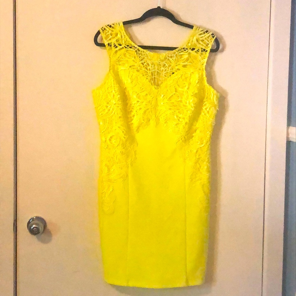 Fun yellow Venus dress size Large